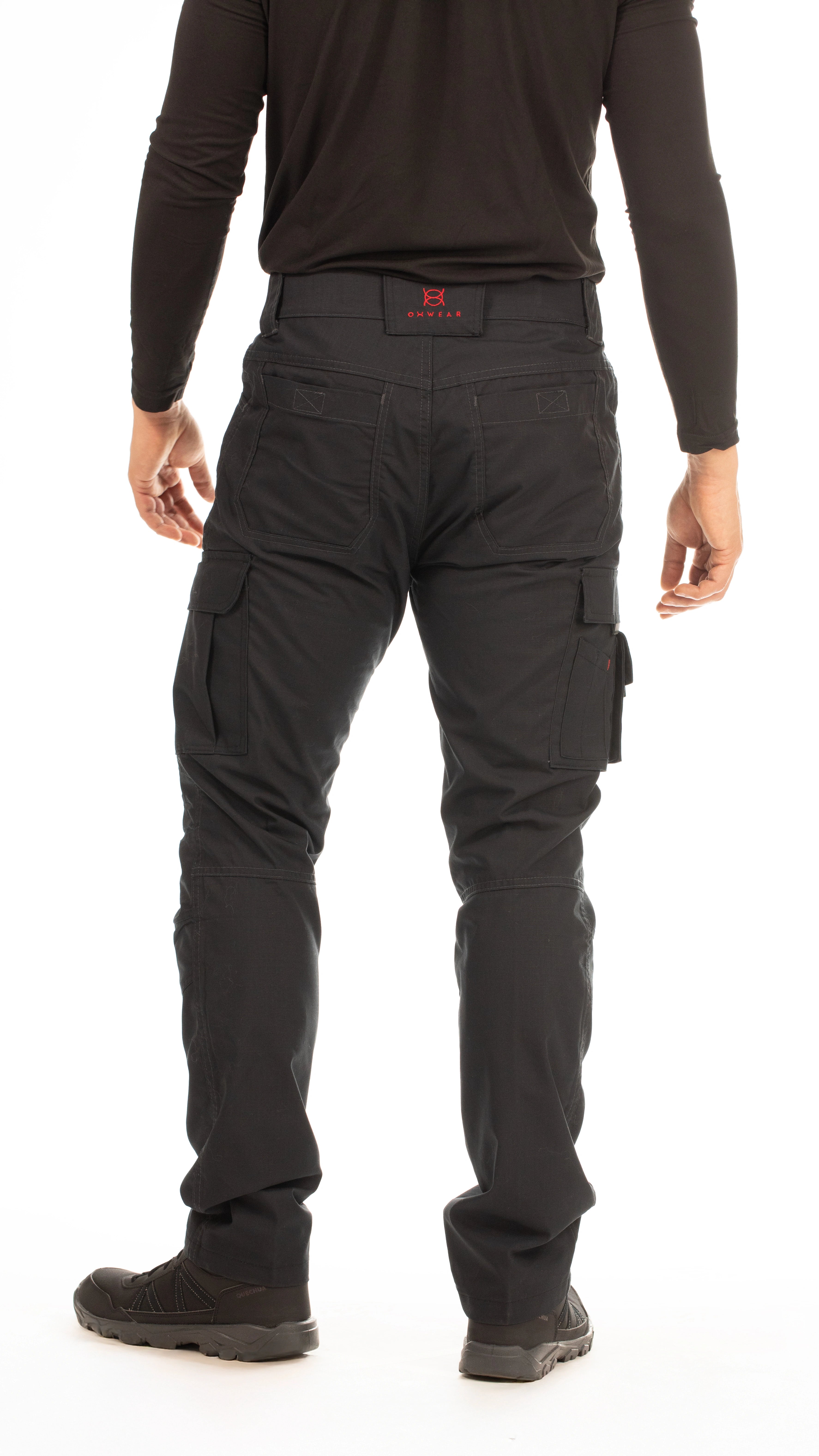 color:black