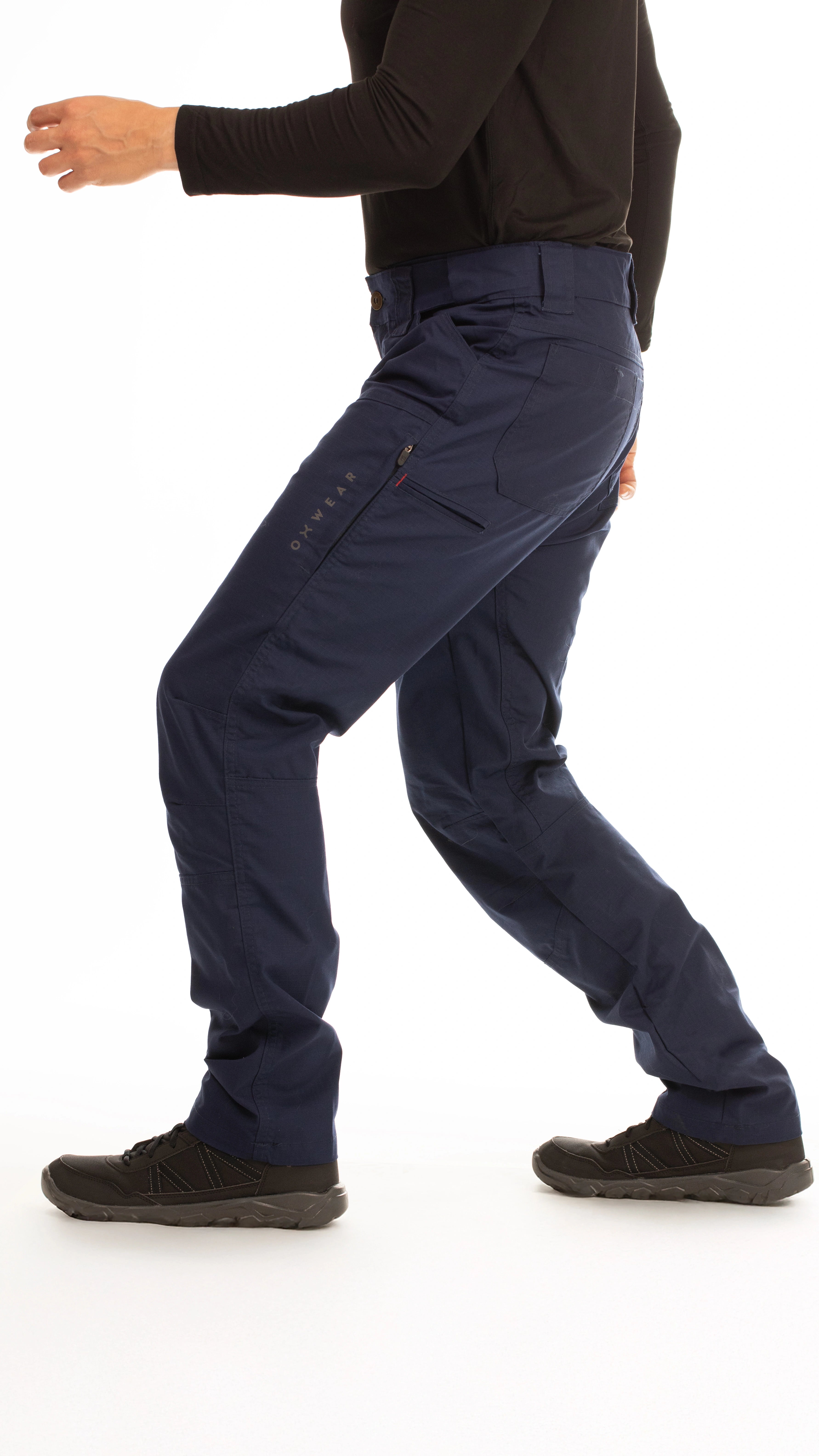 color:navy