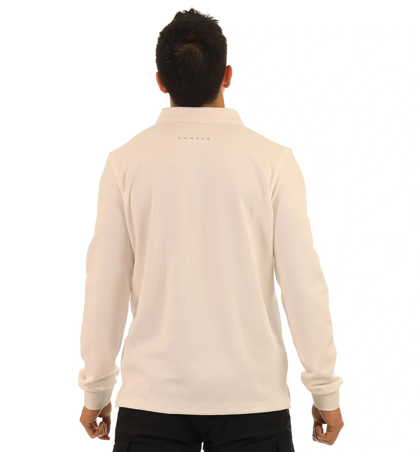 color:white