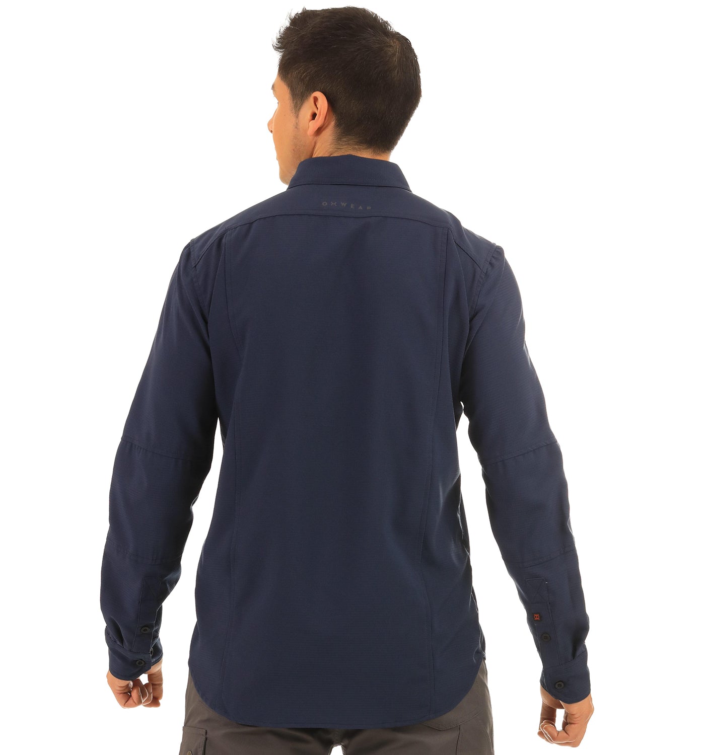 color:navy