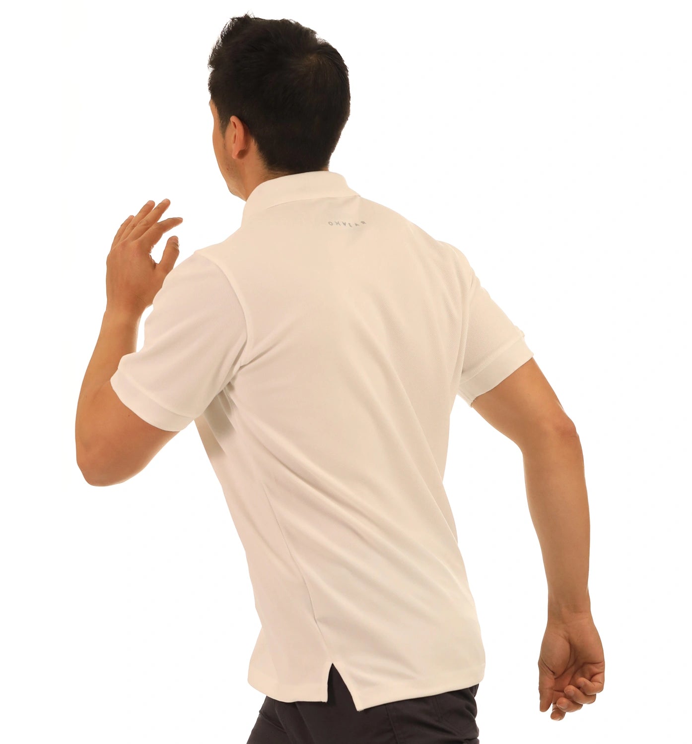 color:white