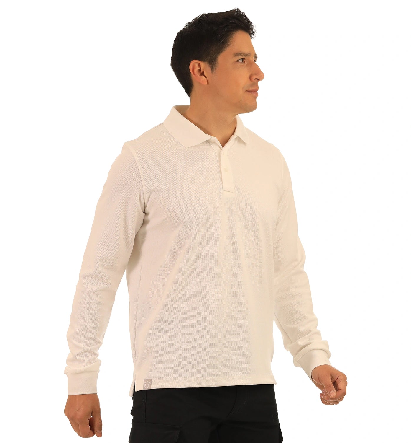 color:white