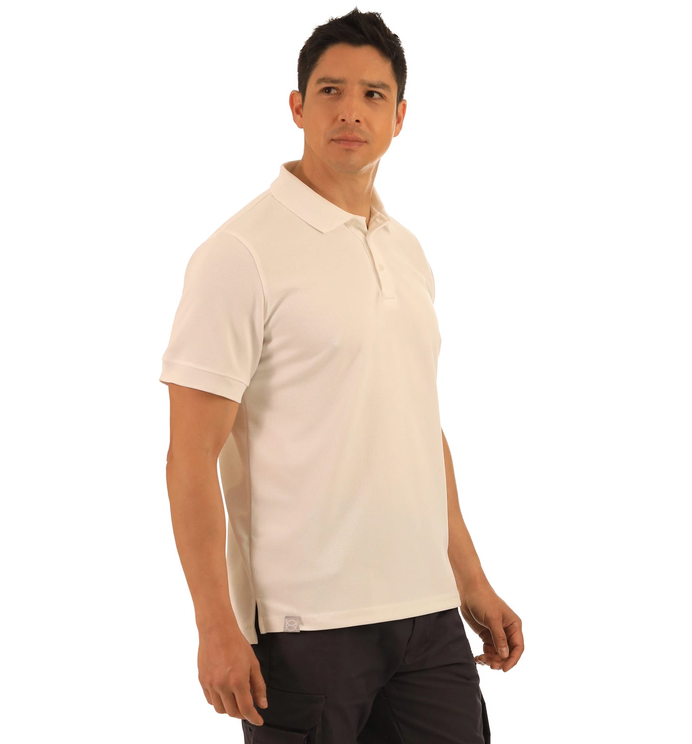 color:white