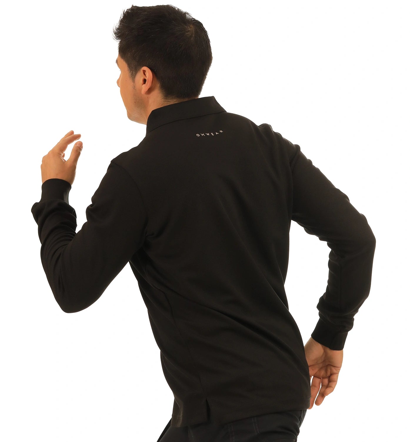 color:black