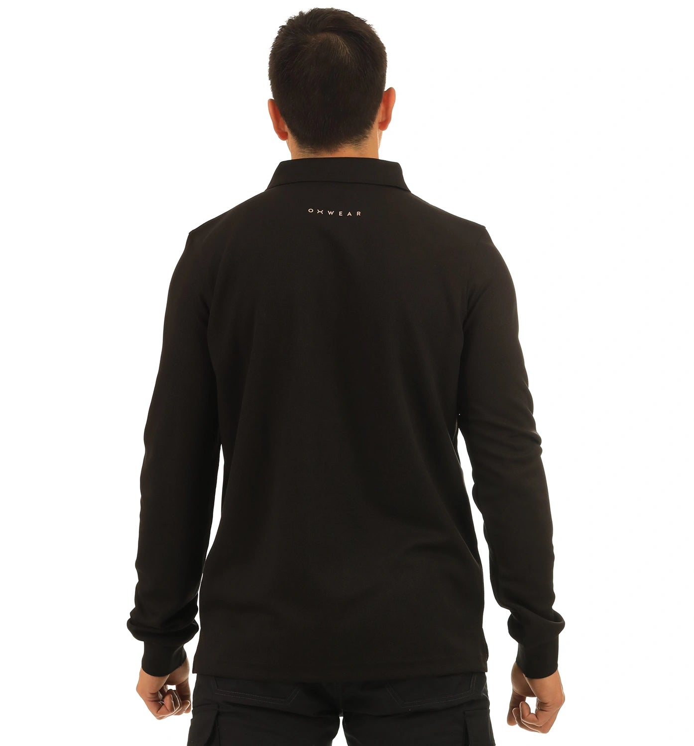 color:black