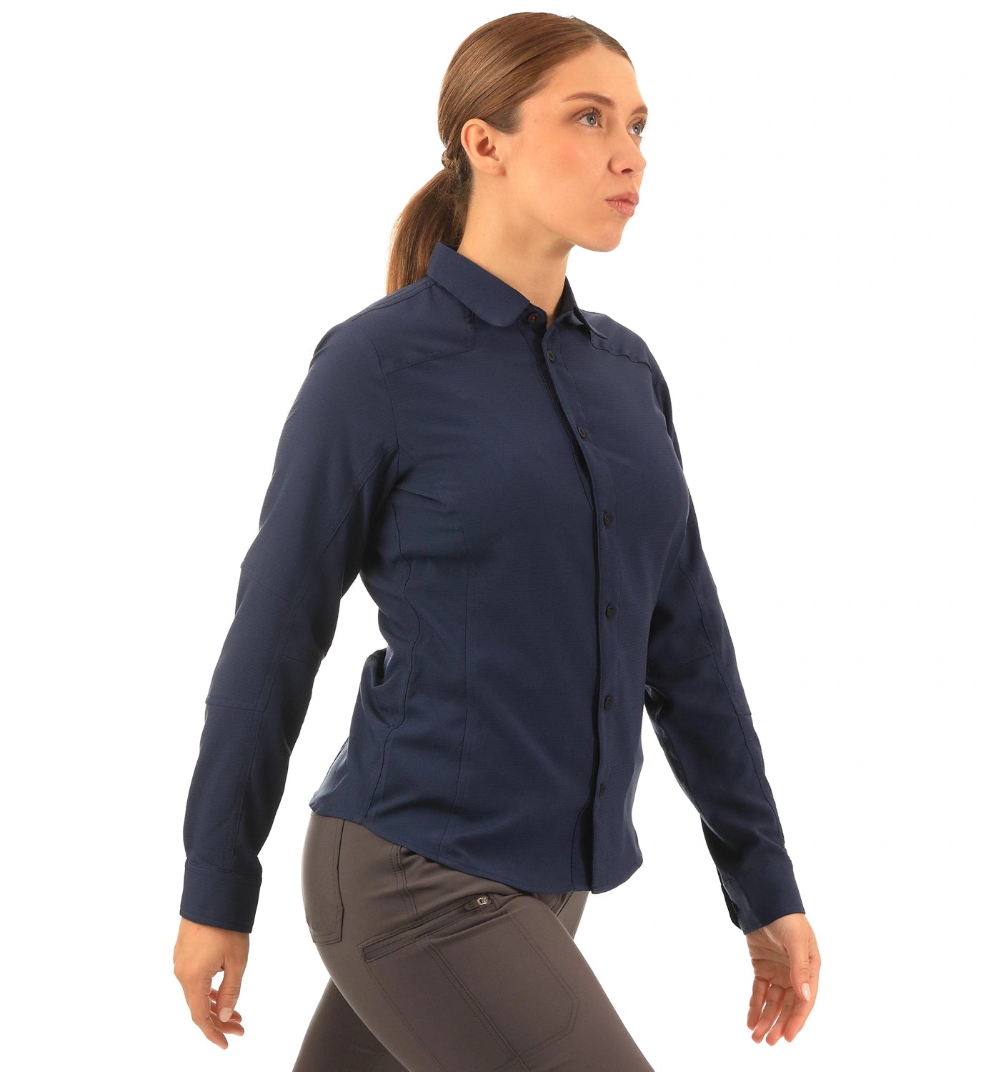 color:navy