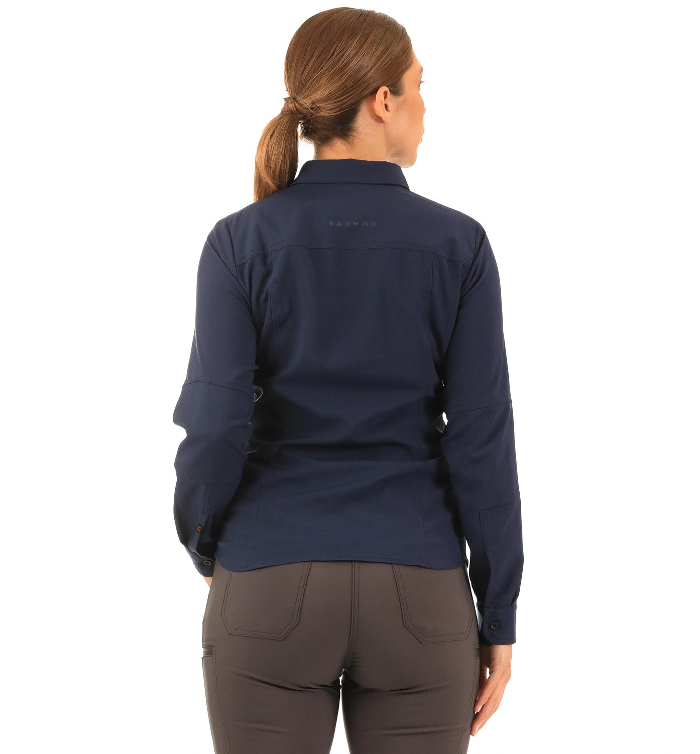 color:navy