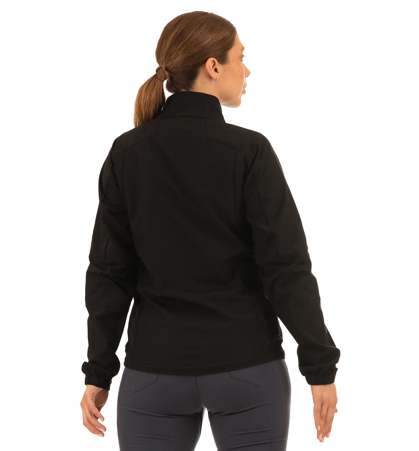 color:black