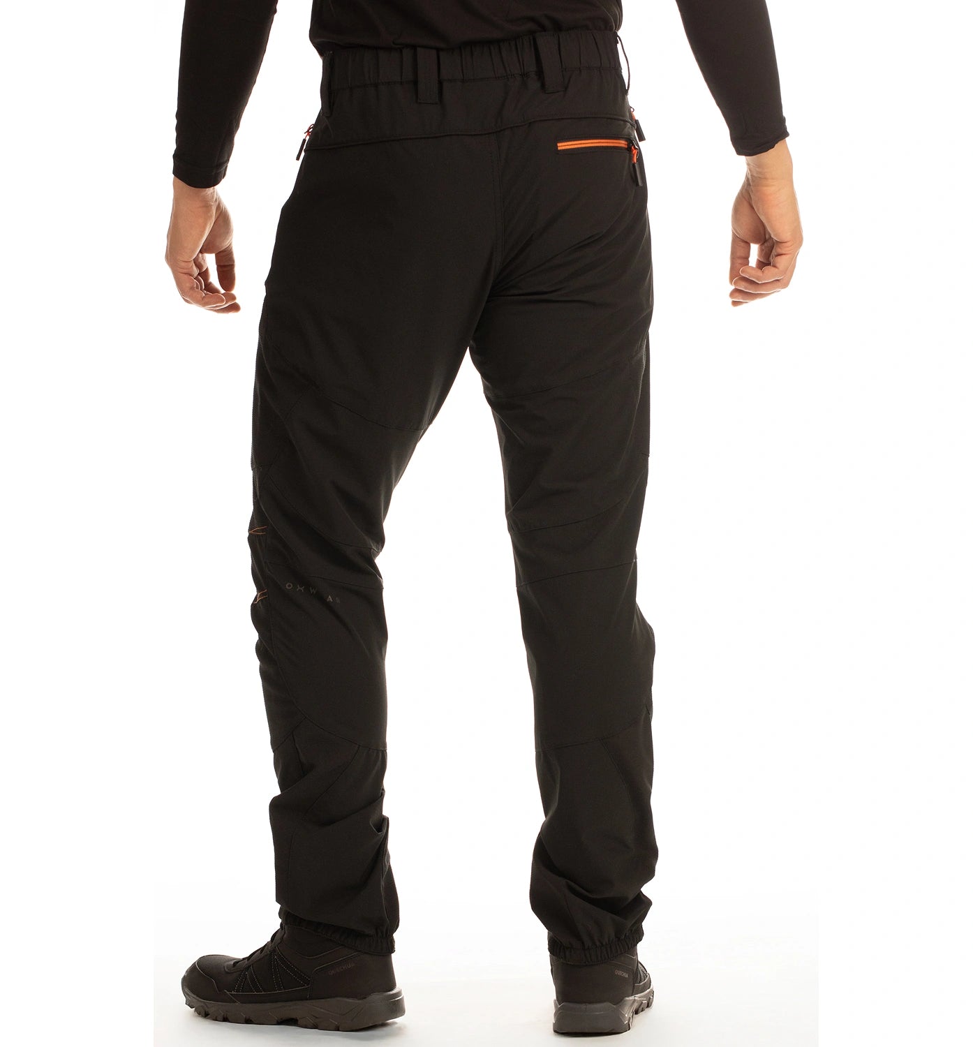color:black