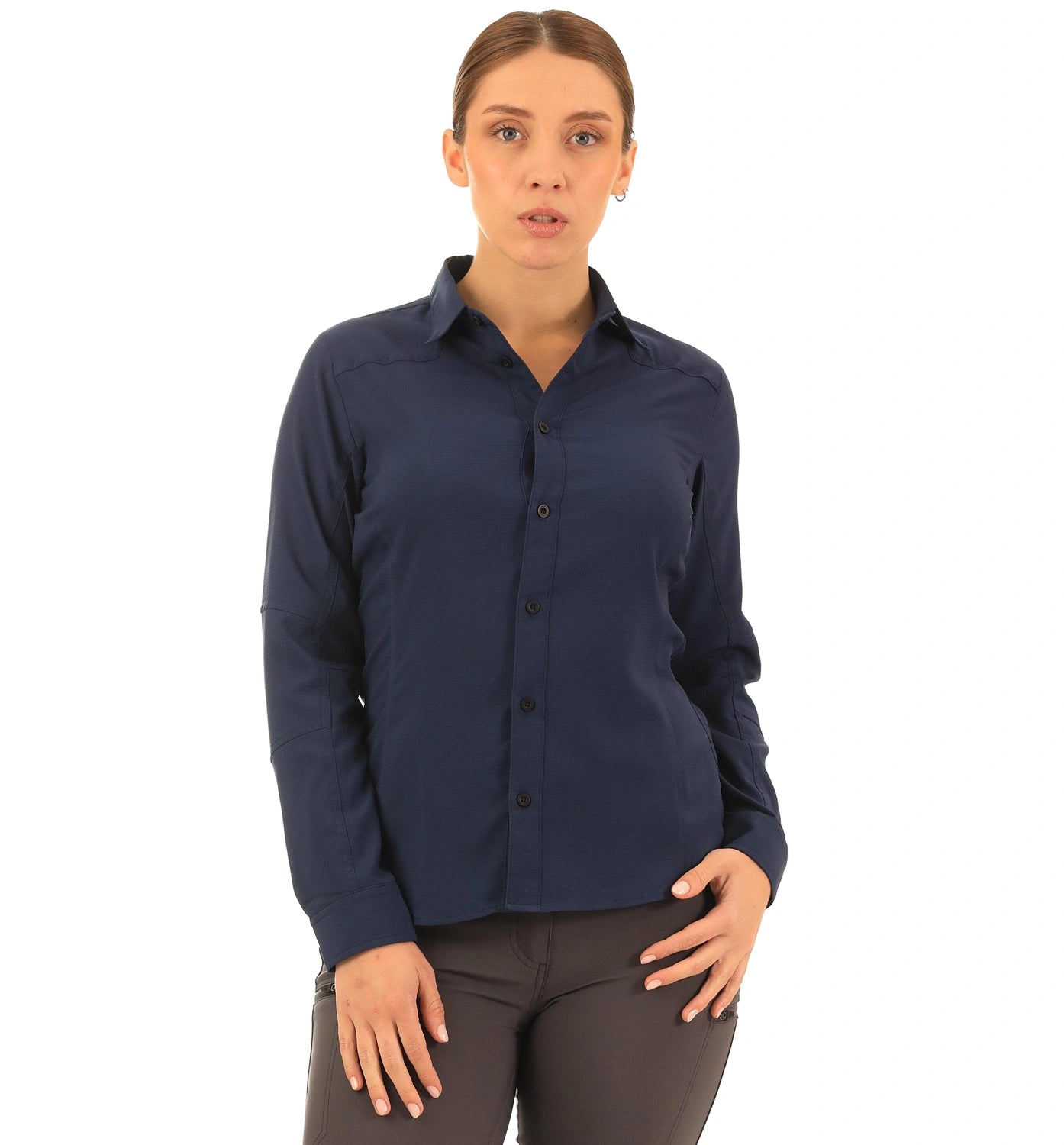 color:navy