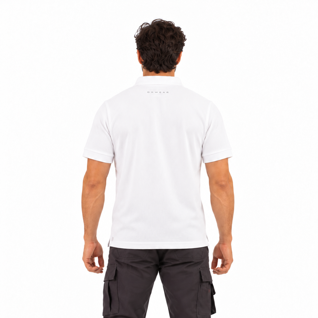 color:white