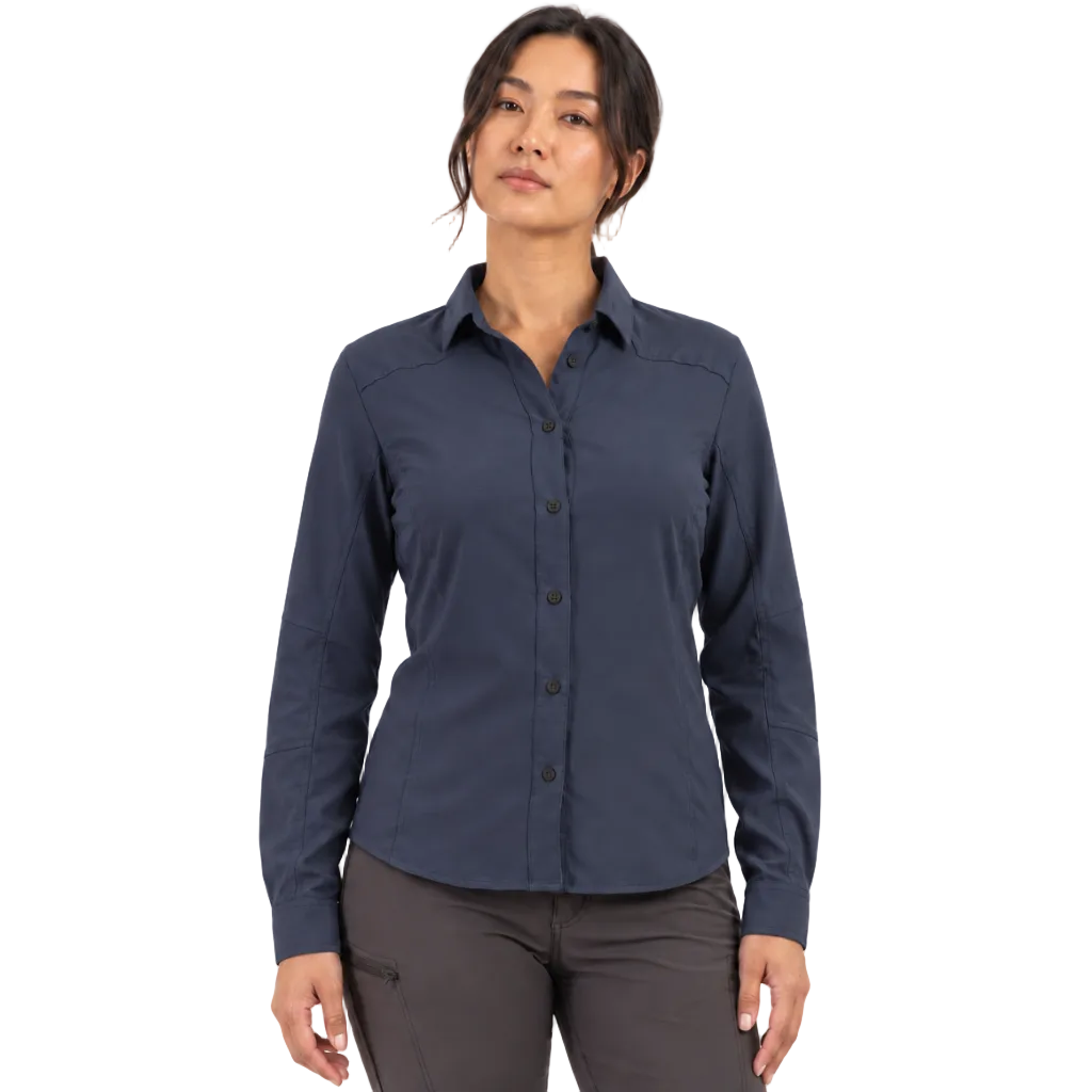 color: navy