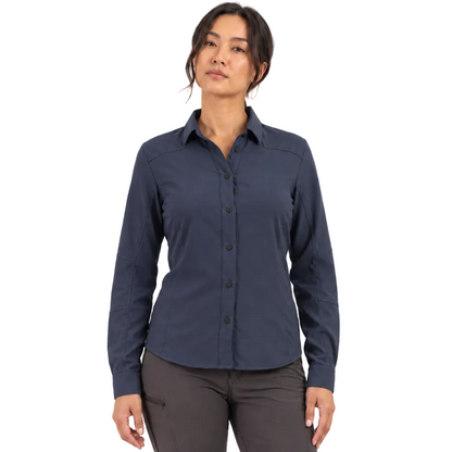 color: navy